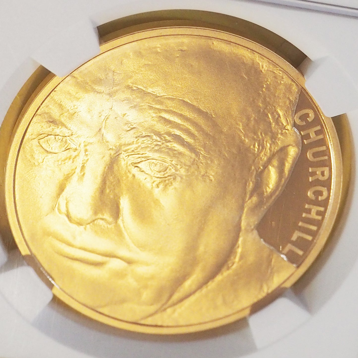 【プルーフ最高鑑定】イギリス 5ポンド金貨 ウィンストン・チャーチル エリザベス2世 2015 PF70 ULTRA CAMEO